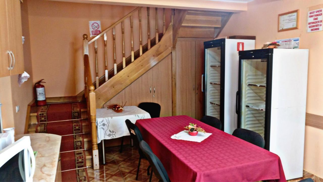 Picnic Panzio Bed & Breakfast Lunca de Sus Exterior photo